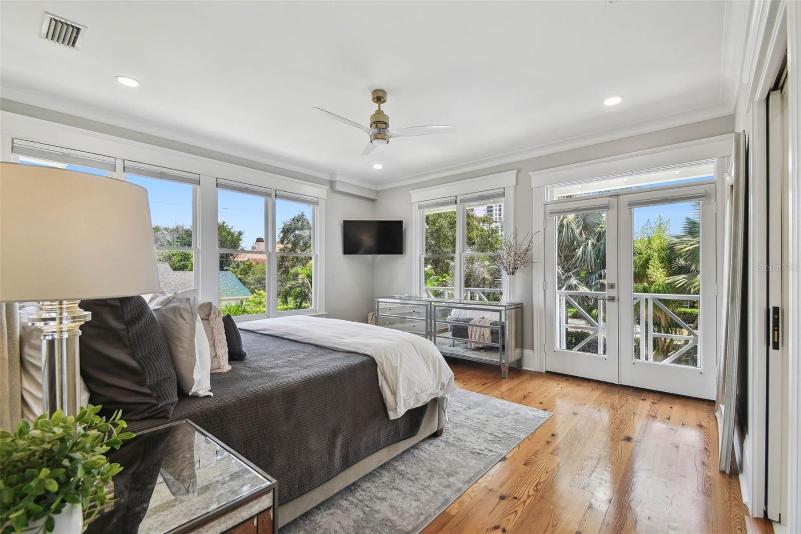 BAYSHORE PLACE - Residential