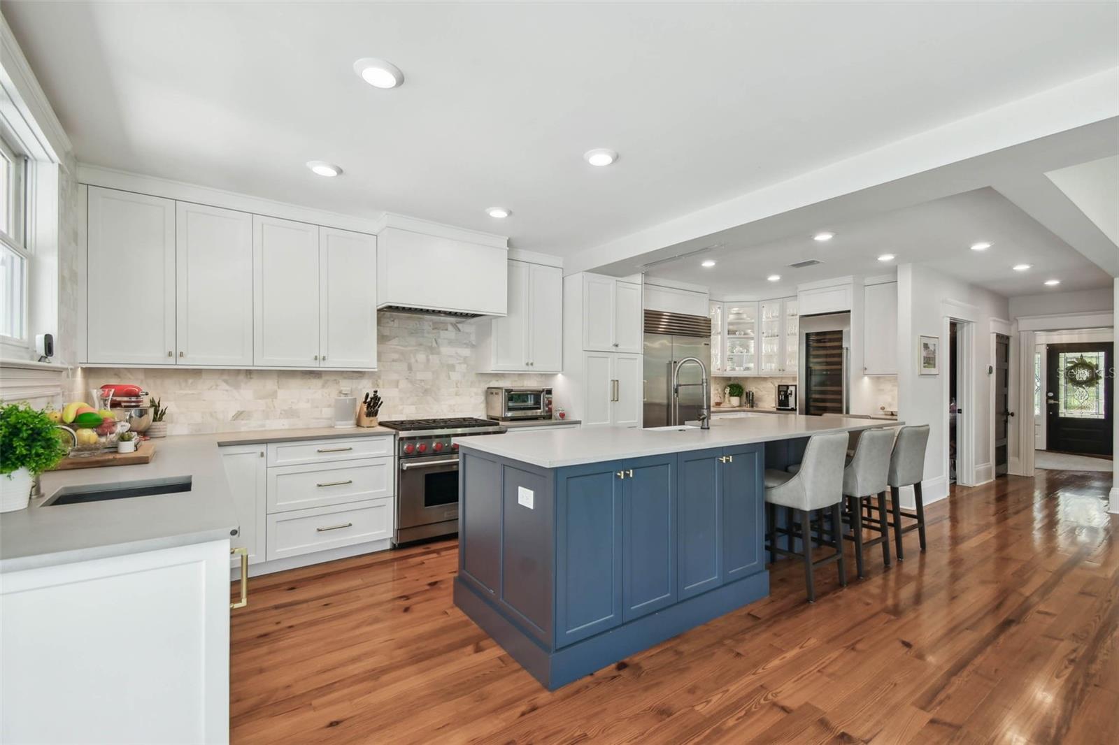 BAYSHORE PLACE - Residential