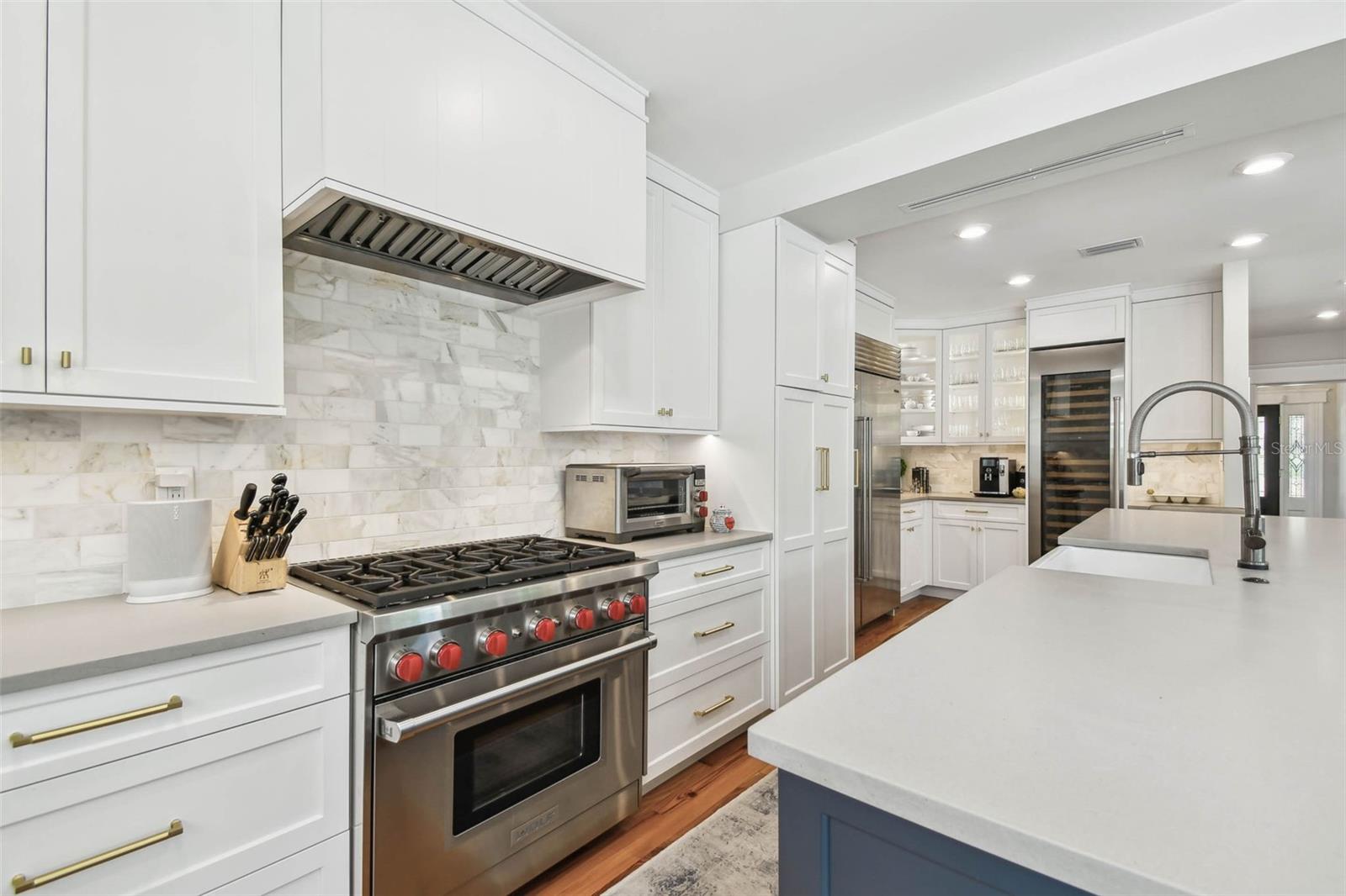 BAYSHORE PLACE - Residential