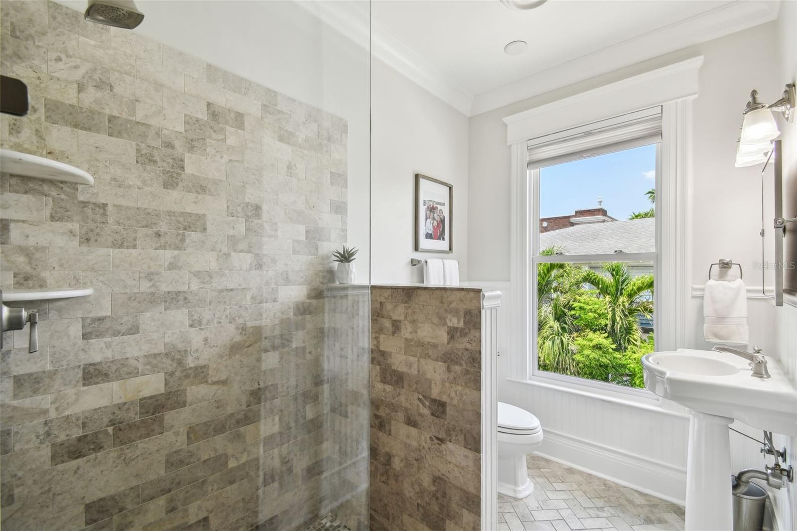 BAYSHORE PLACE - Residential