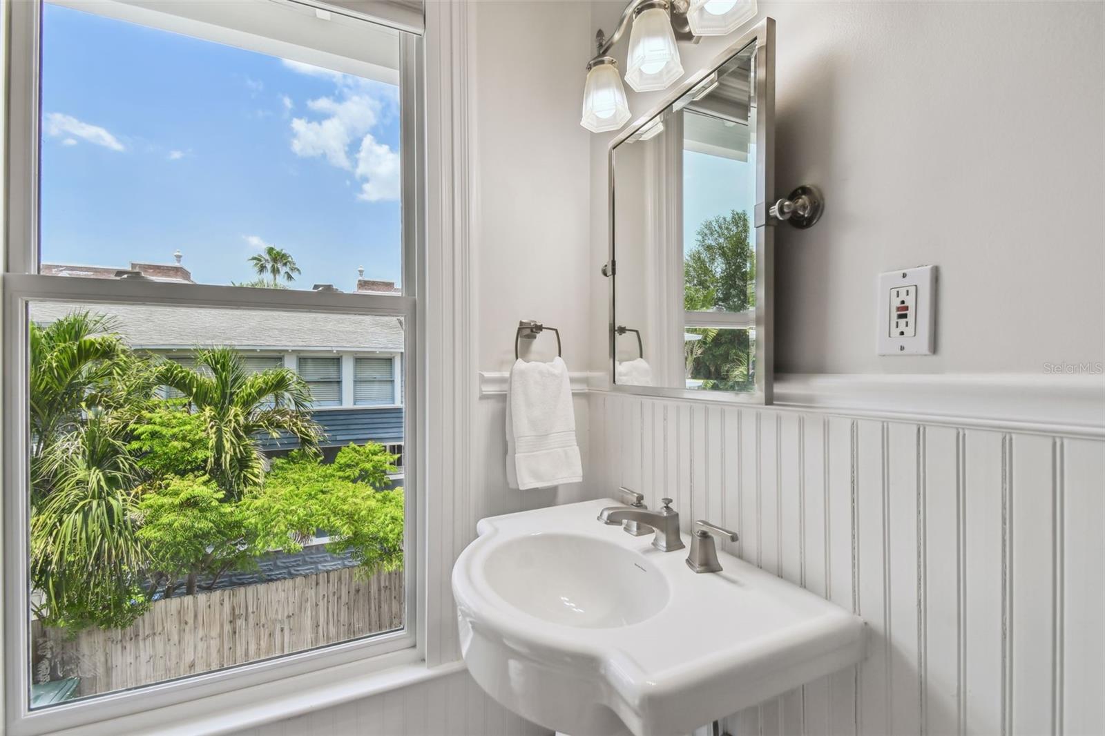 BAYSHORE PLACE - Residential