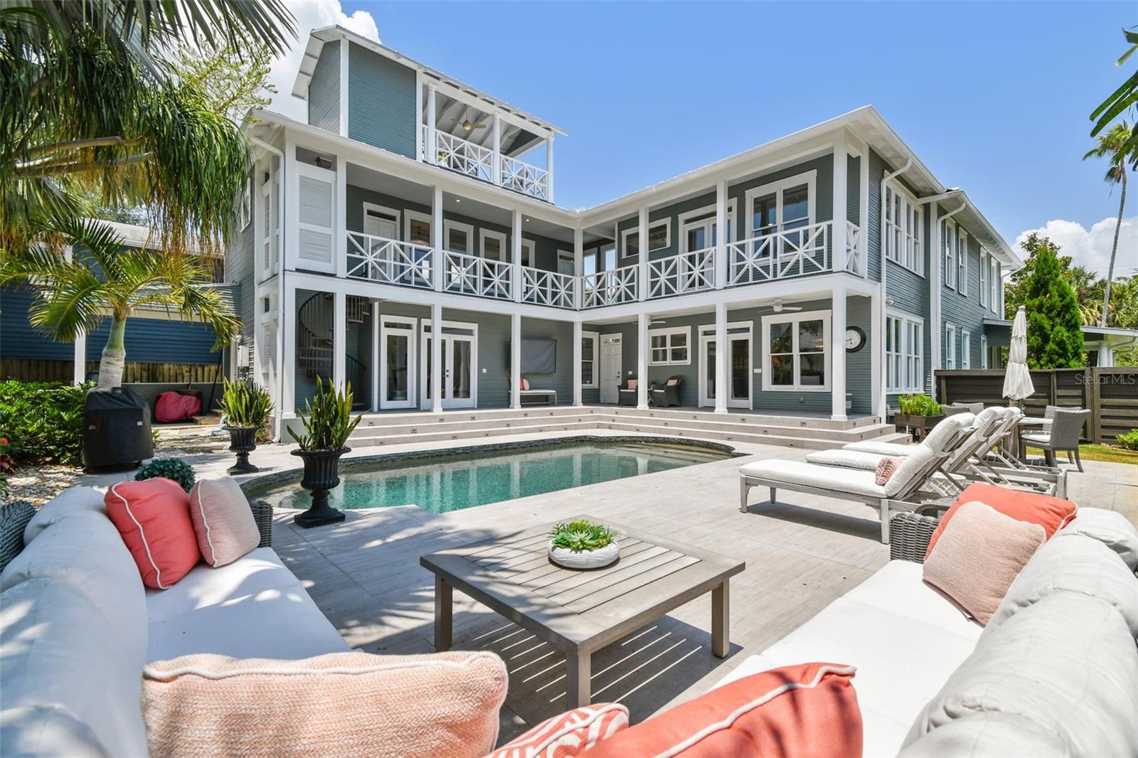 BAYSHORE PLACE - Residential