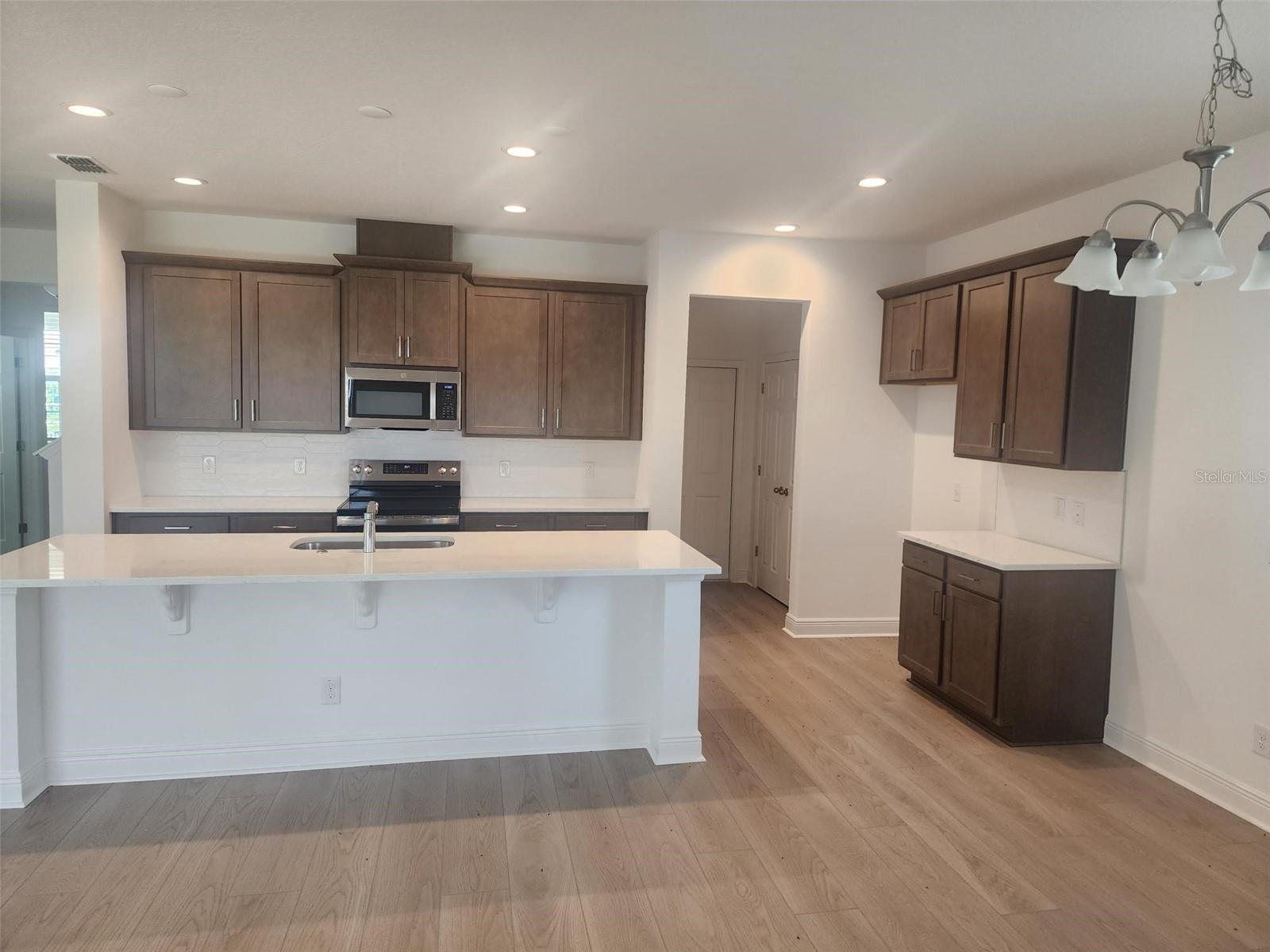 7501 CATANIA LOOP