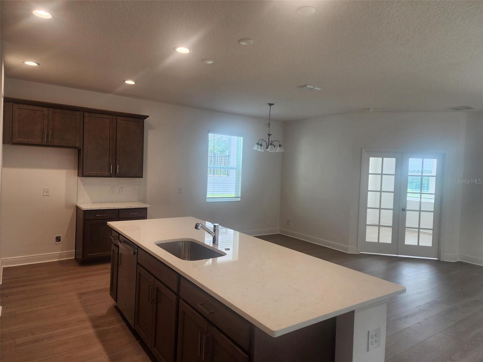 7501 CATANIA LOOP