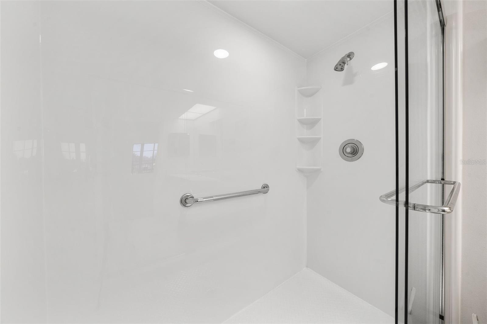 HARBOR GREENS AT YACHT CLUB ESTATES - Residential