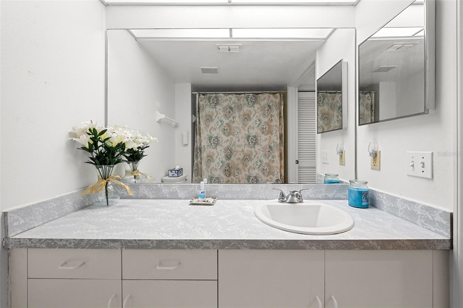 HARBOR GREENS AT YACHT CLUB ESTATES - Residential