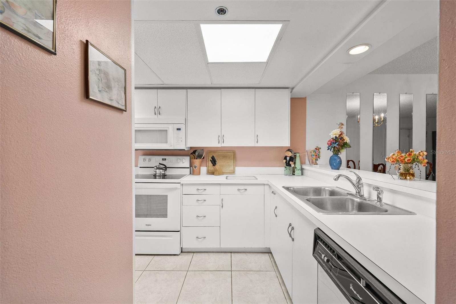 HARBOR GREENS AT YACHT CLUB ESTATES - Residential