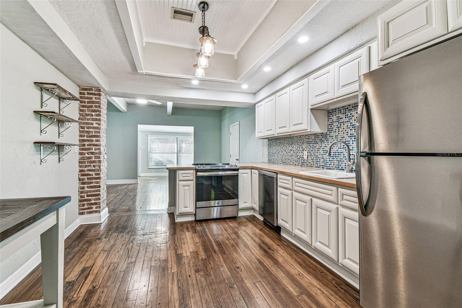 735 2ND STREET N