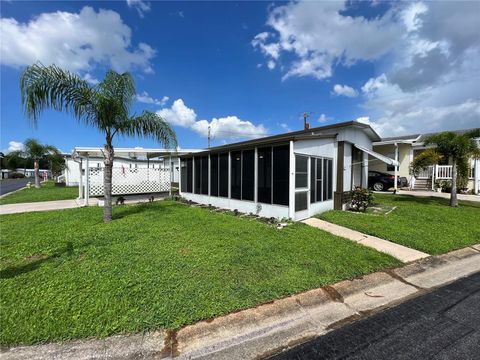 A home in ELLENTON