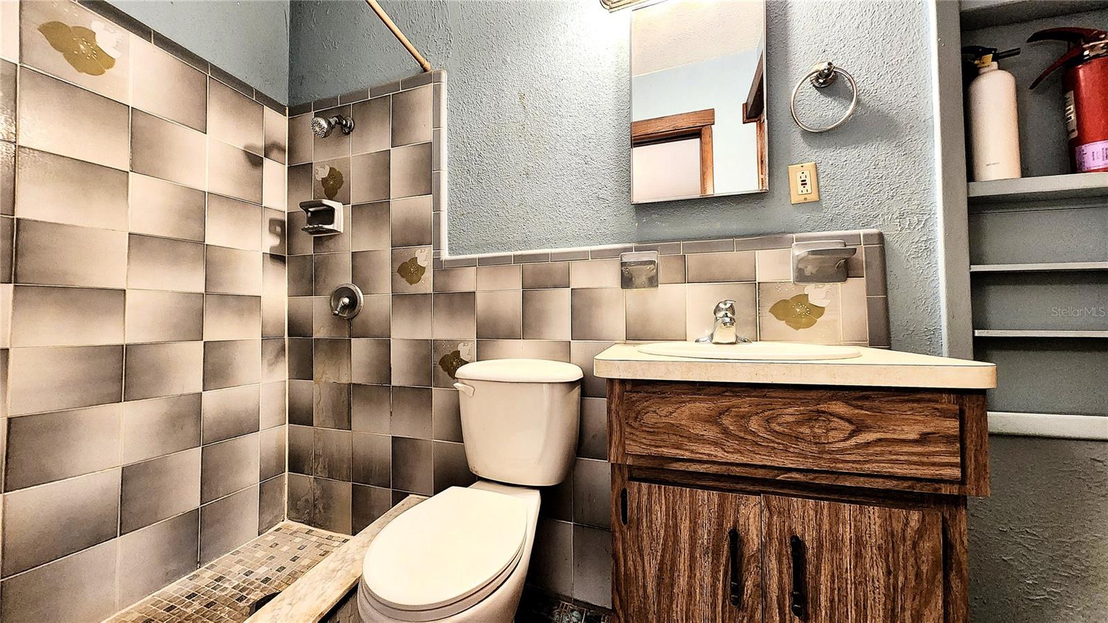 LAKEWOOD RANCHES - Residential Lease