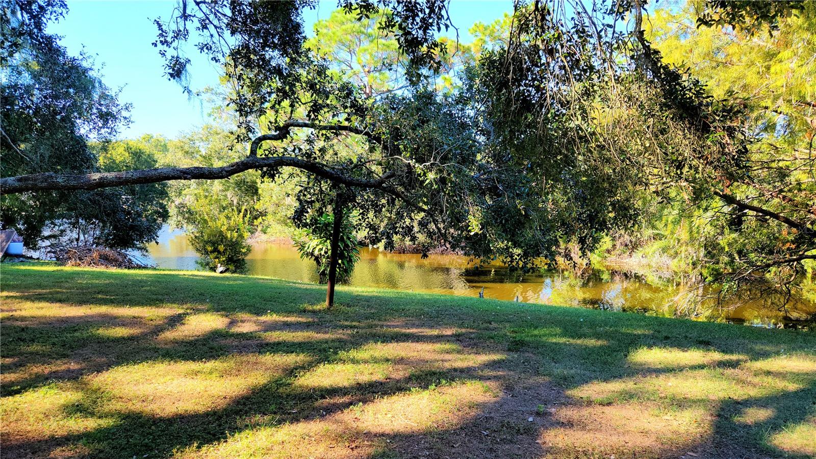 LAKEWOOD RANCHES - Residential Lease