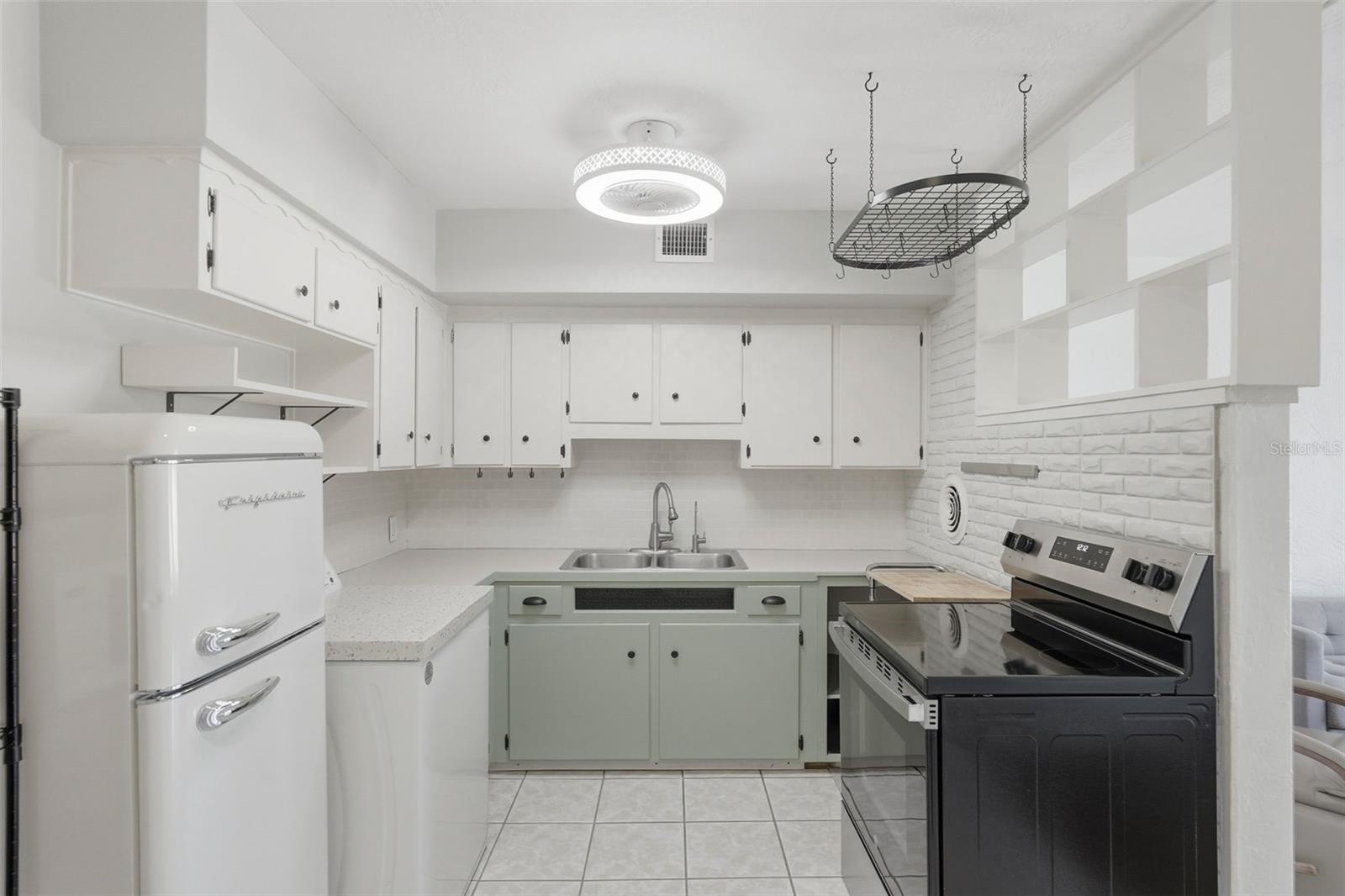 CLEARVIEW OAKS BLDG 16 - Residential