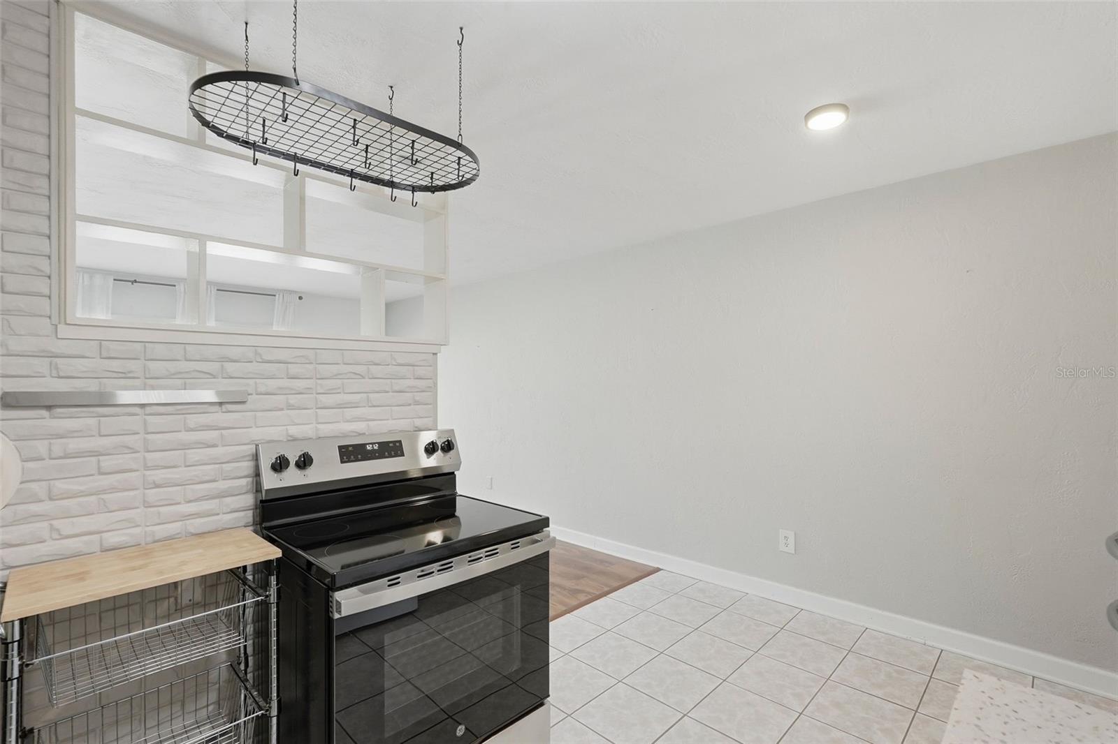 CLEARVIEW OAKS BLDG 16 - Residential