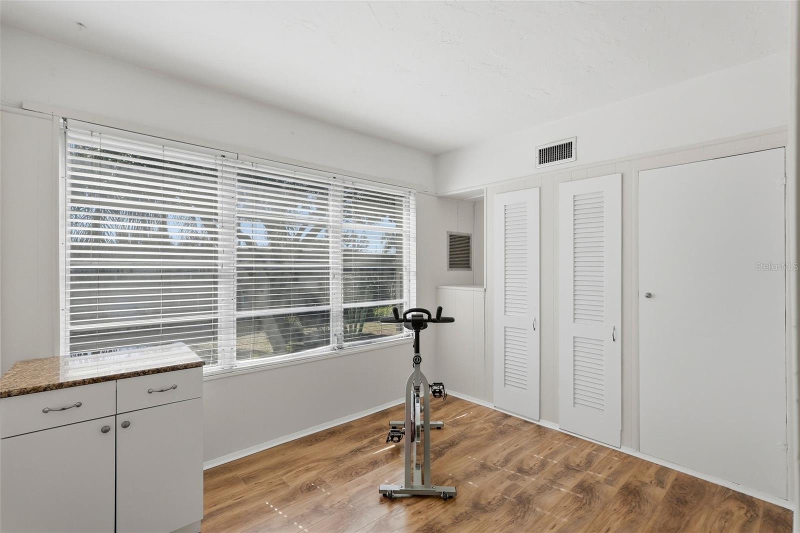 CLEARVIEW OAKS BLDG 16 - Residential