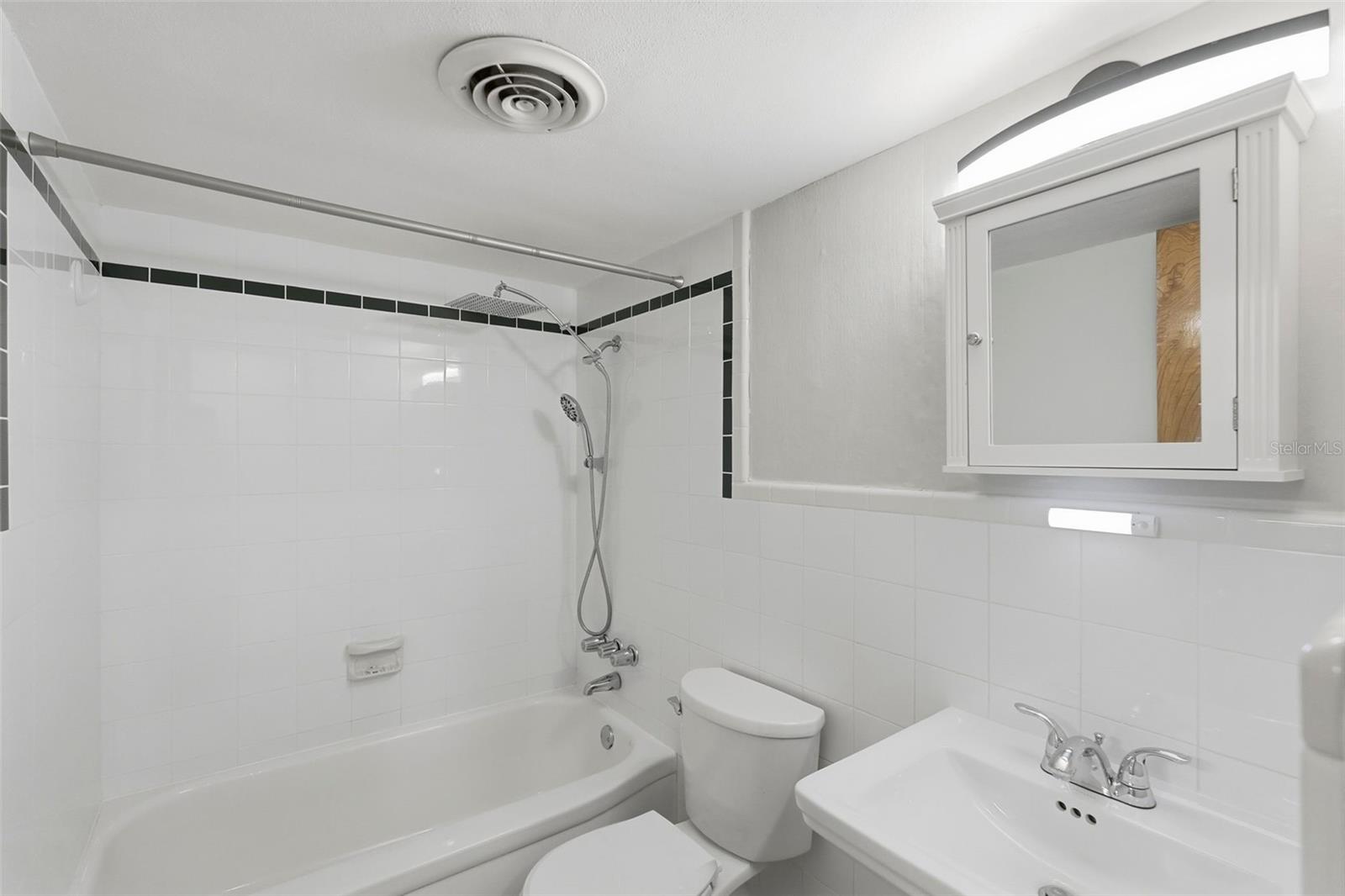 CLEARVIEW OAKS BLDG 16 - Residential