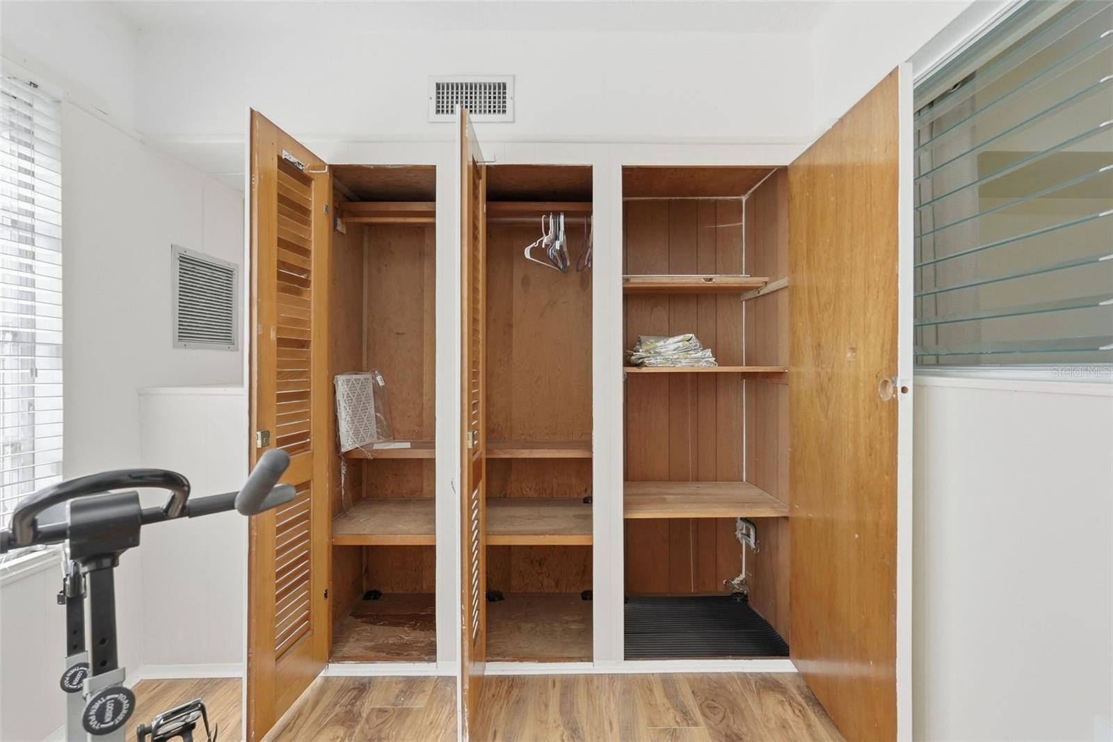 CLEARVIEW OAKS BLDG 16 - Residential