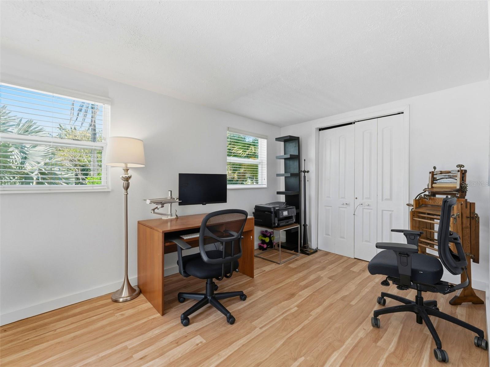 ROUSLYNN - Residential