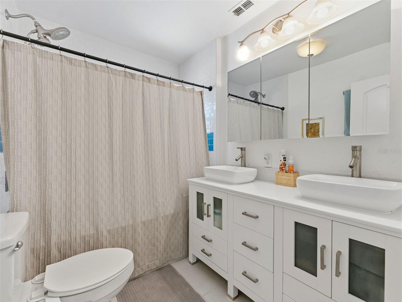 ROUSLYNN - Residential