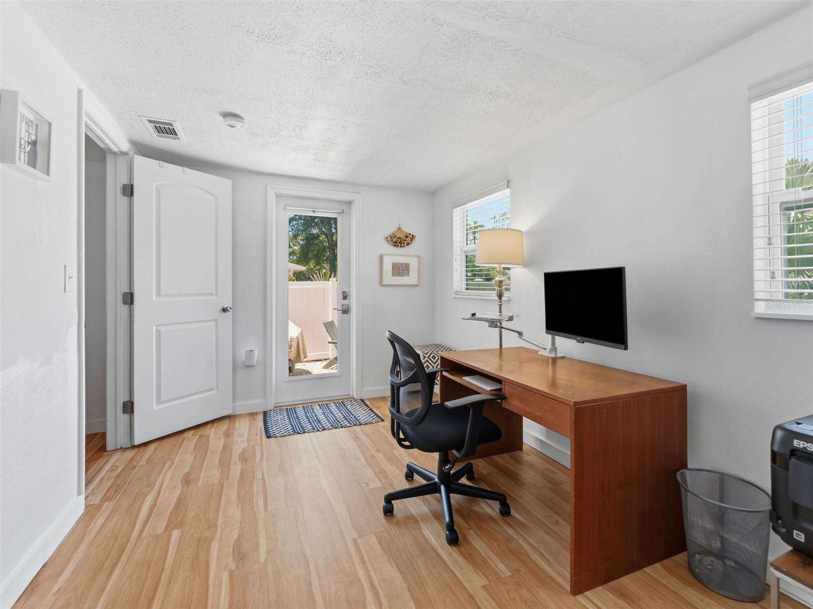 ROUSLYNN - Residential