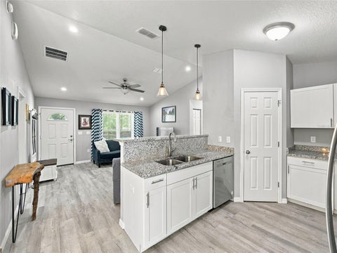 Tiny photo for 1658 NE 162nd Place, Citra, FL 32113 (MLS # OM733061)