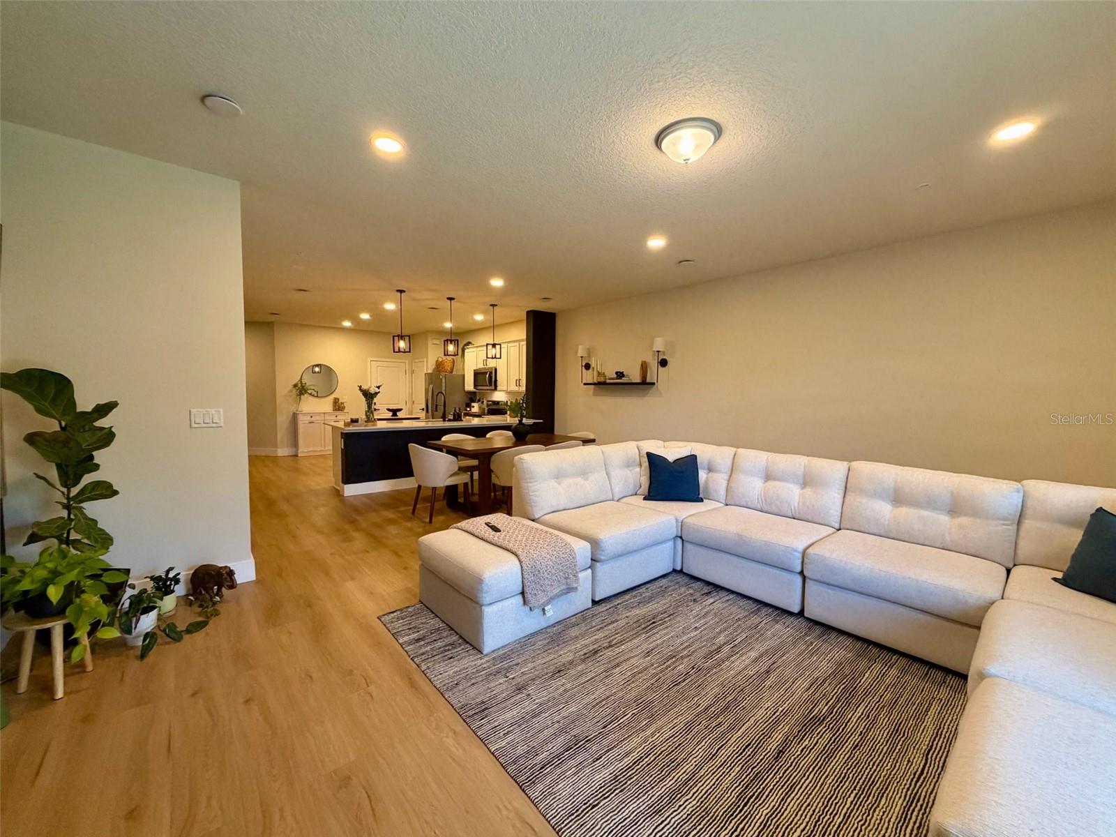 GRAYSON SQUARE - Residential