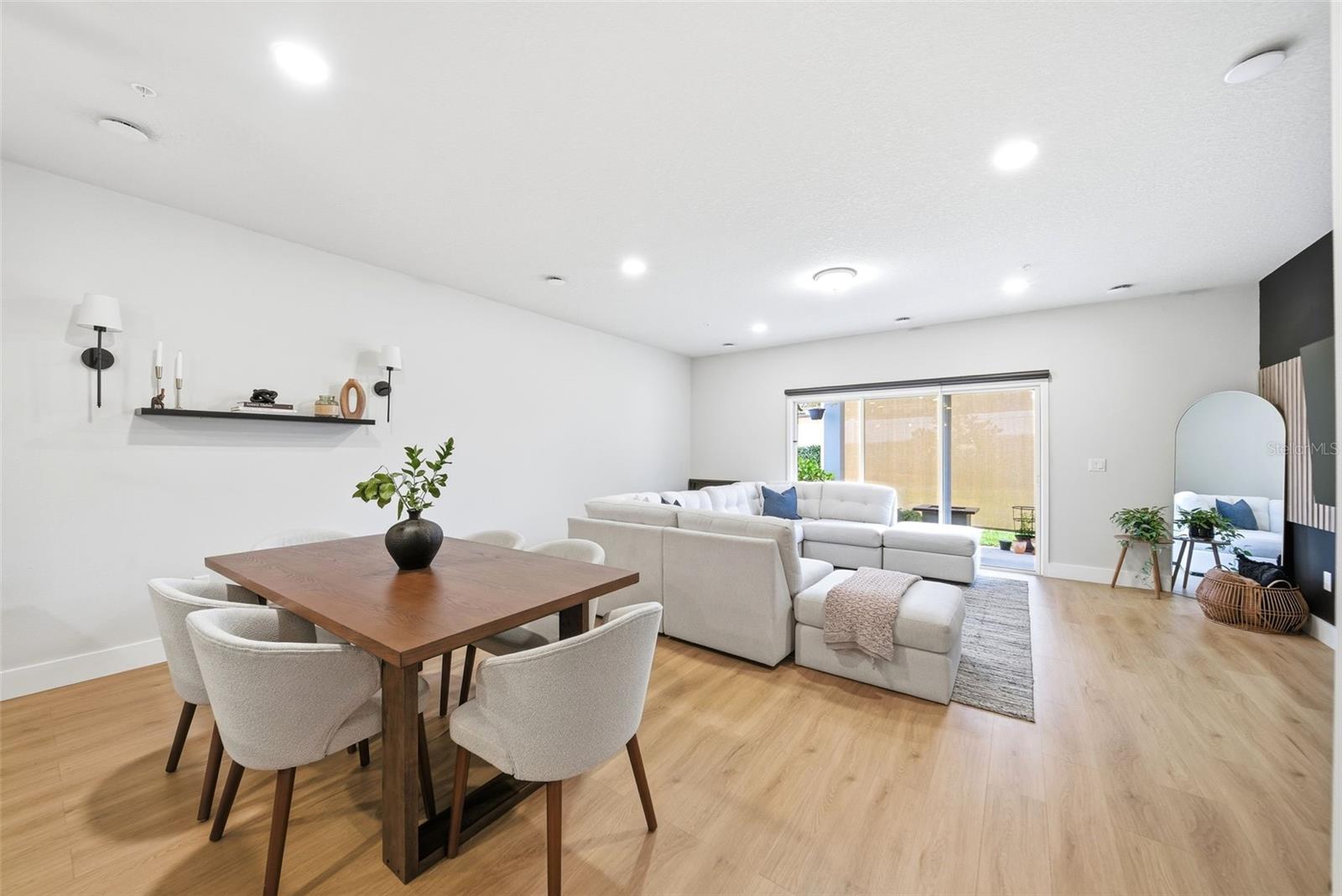 GRAYSON SQUARE - Residential