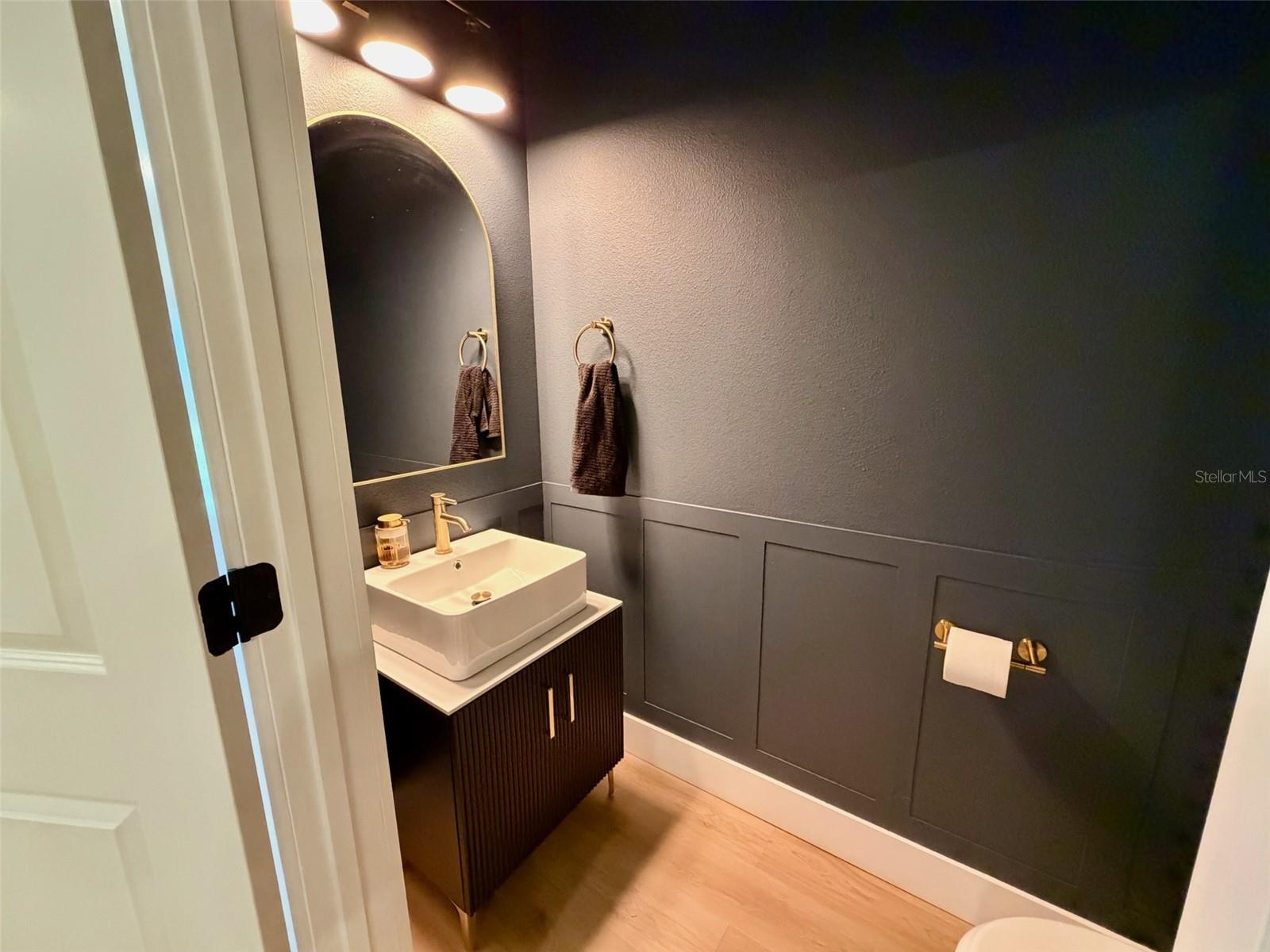 GRAYSON SQUARE - Residential