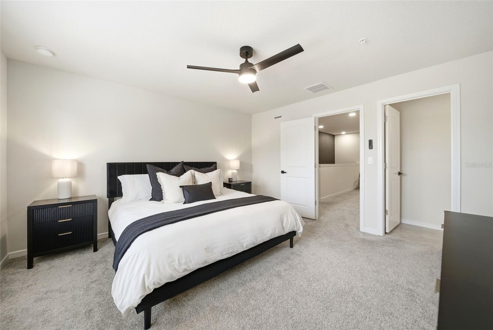 GRAYSON SQUARE - Residential