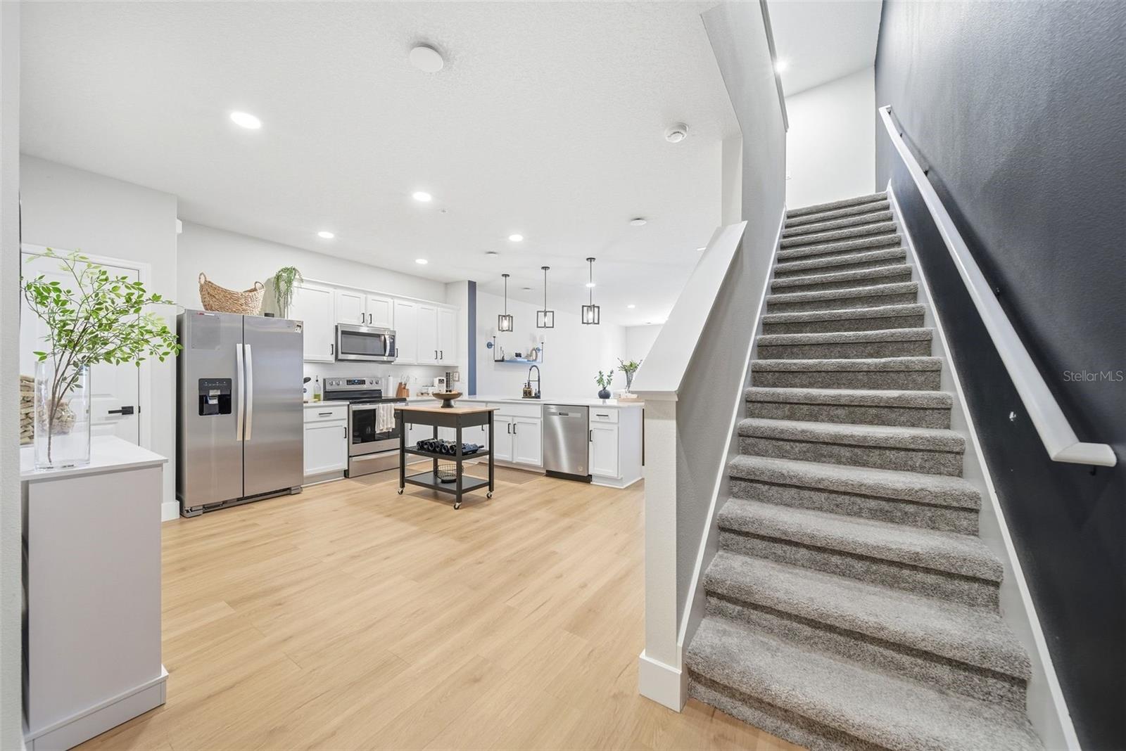 GRAYSON SQUARE - Residential