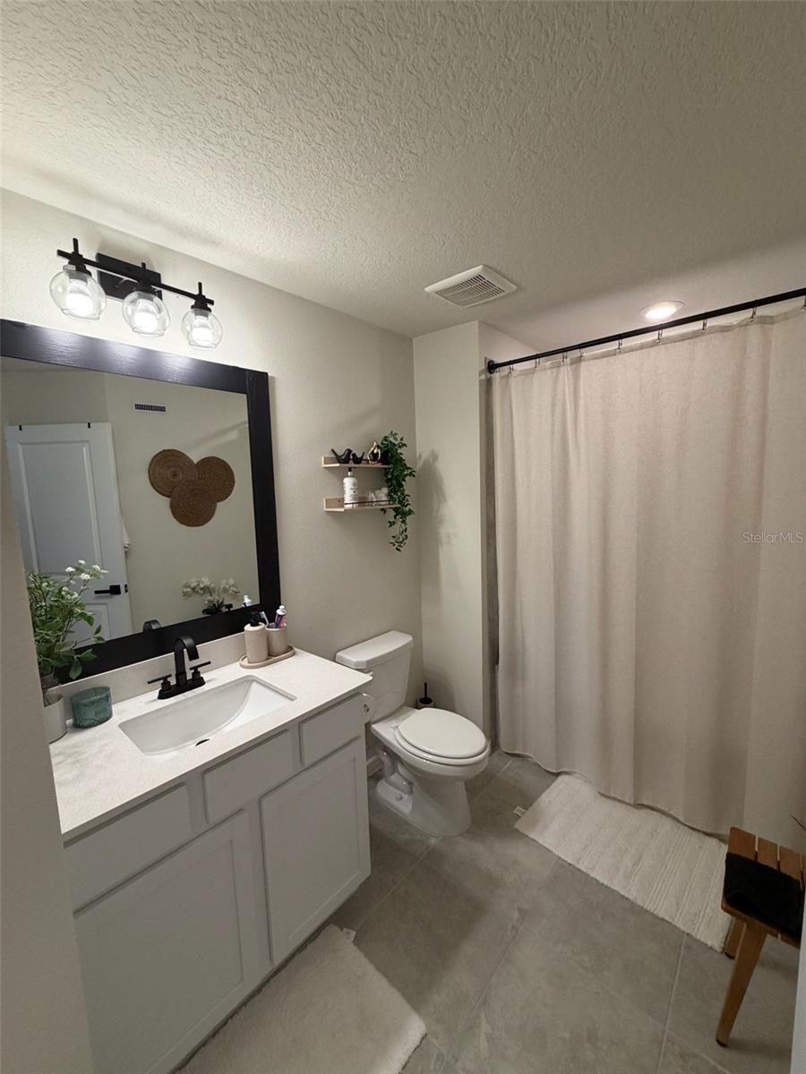 GRAYSON SQUARE - Residential