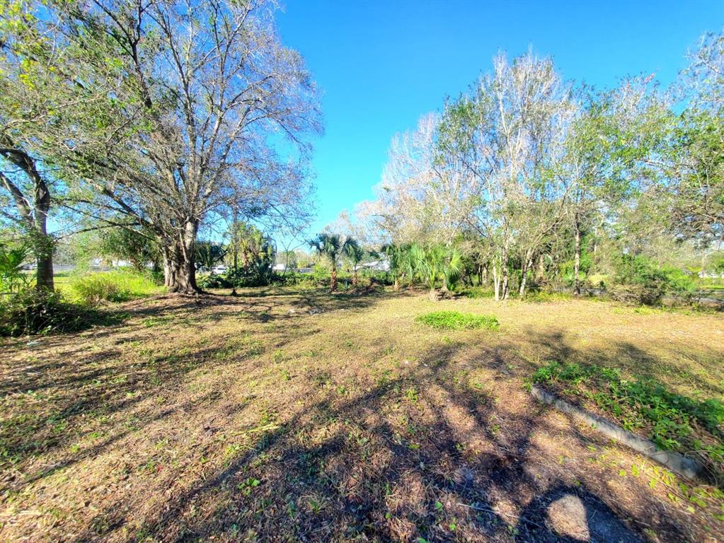 RIVERSIDE PARK SUB - Land