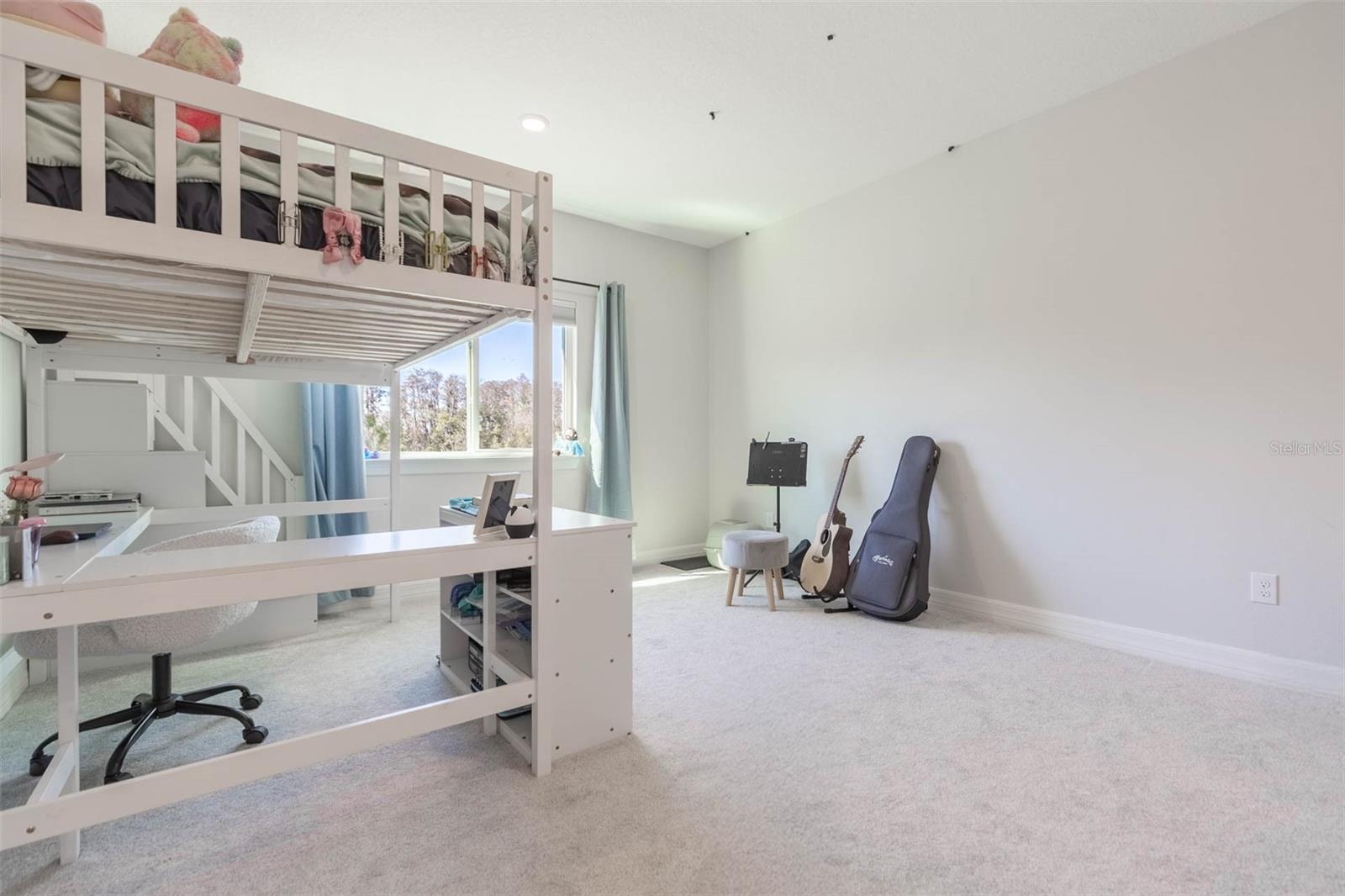 WHISPERING PINES - Residential