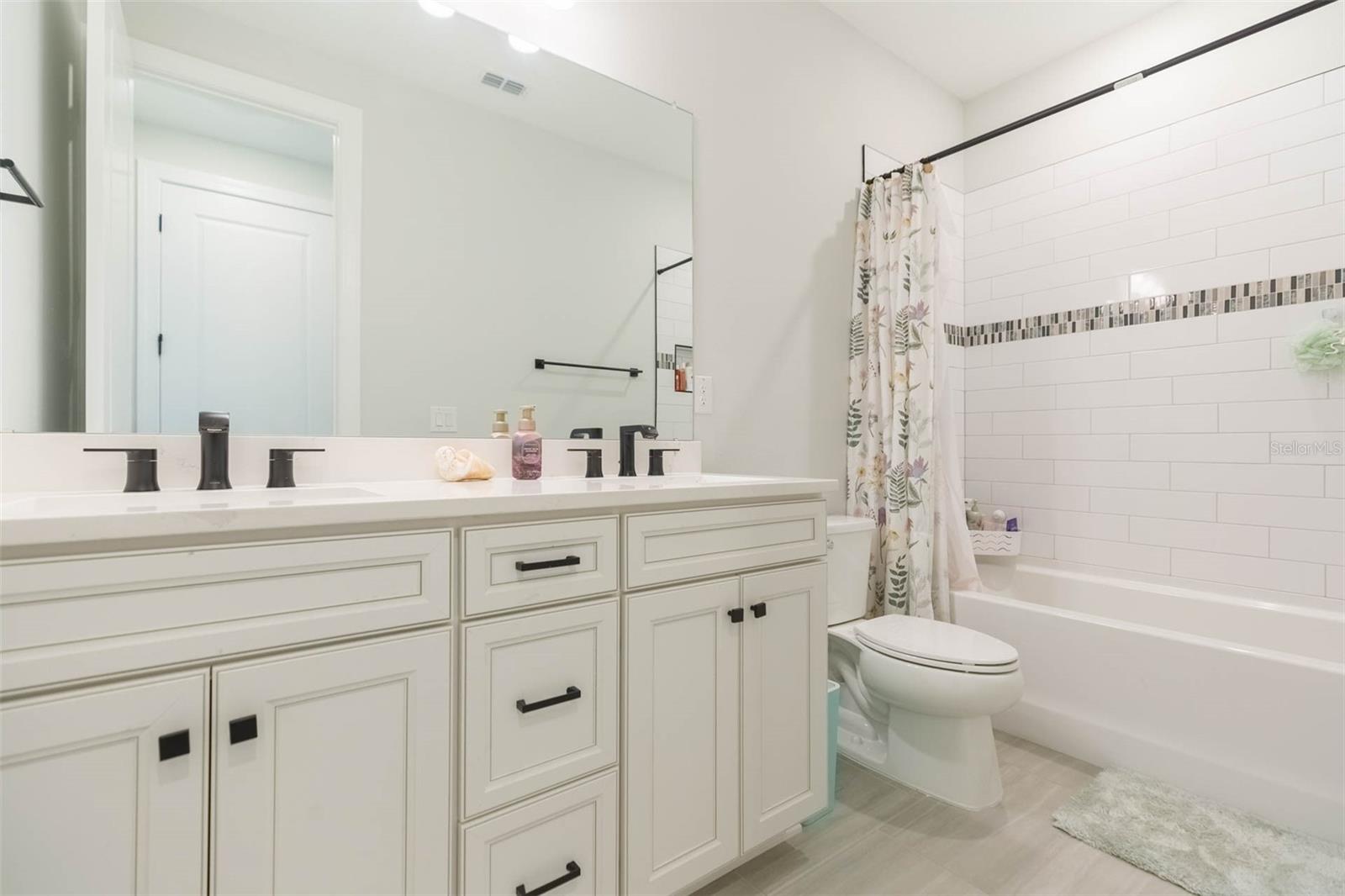 WHISPERING PINES - Residential