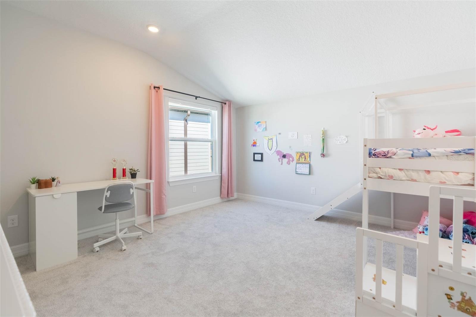 WHISPERING PINES - Residential