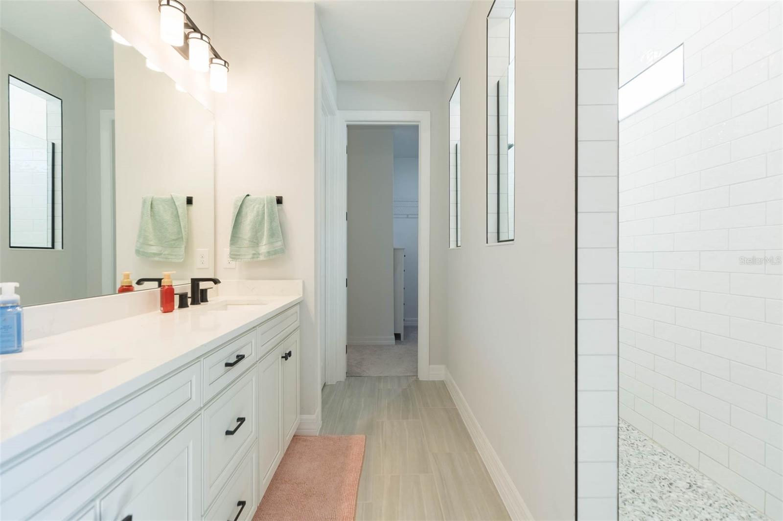 WHISPERING PINES - Residential