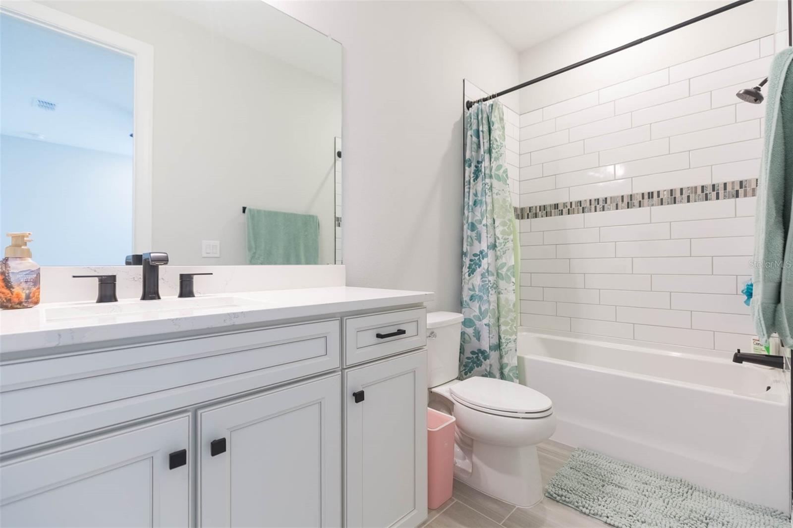 WHISPERING PINES - Residential