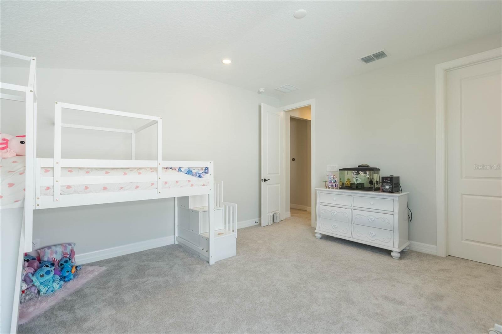 WHISPERING PINES - Residential