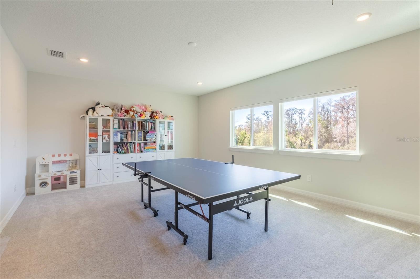 WHISPERING PINES - Residential