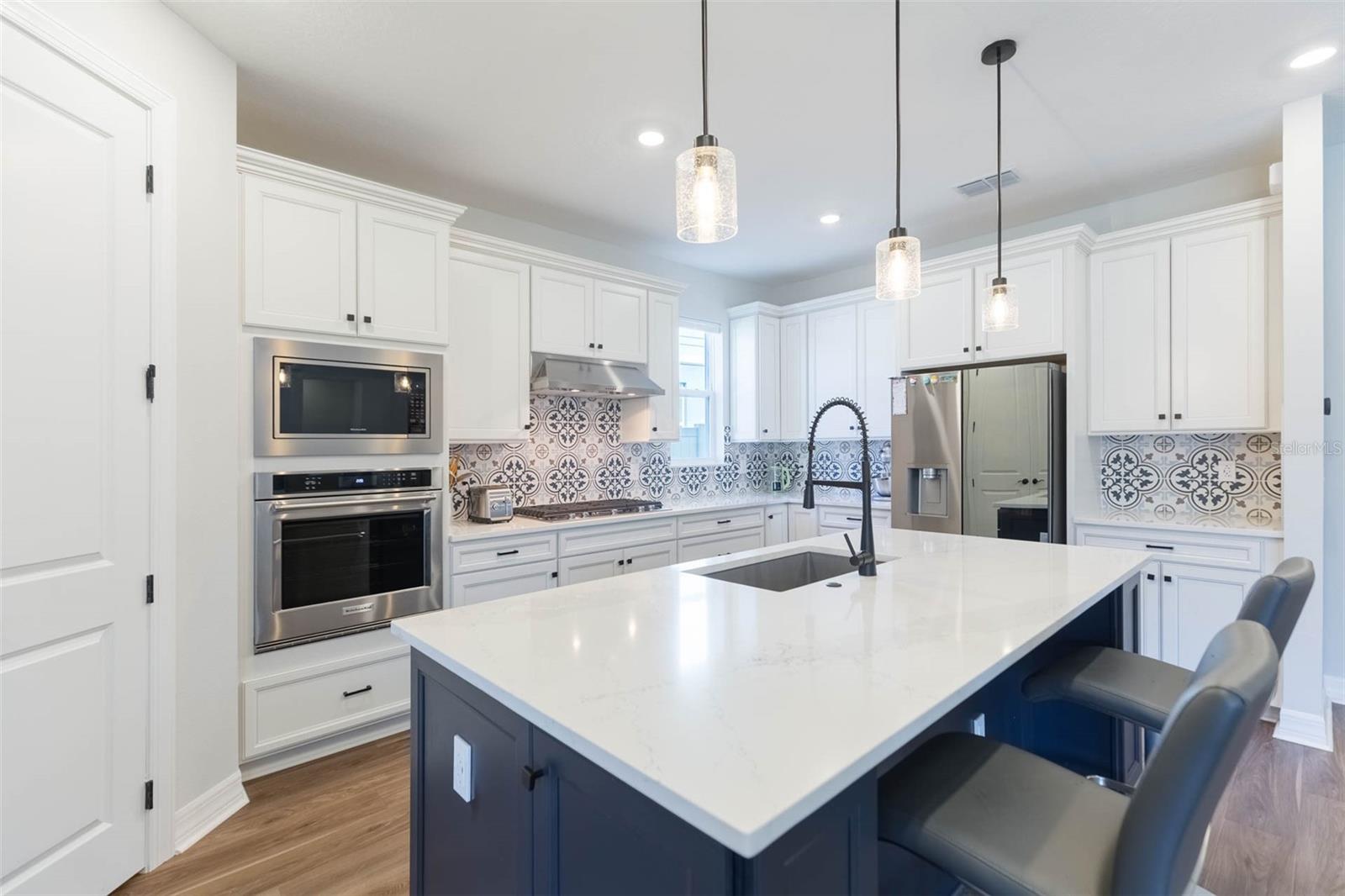 WHISPERING PINES - Residential