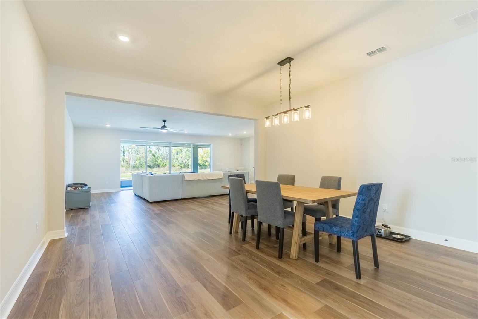 WHISPERING PINES - Residential