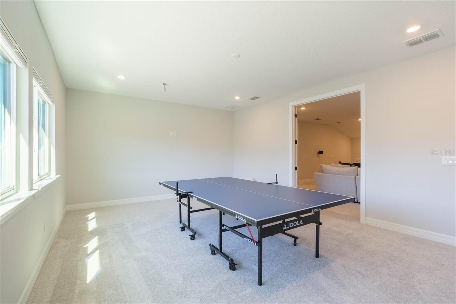 WHISPERING PINES - Residential