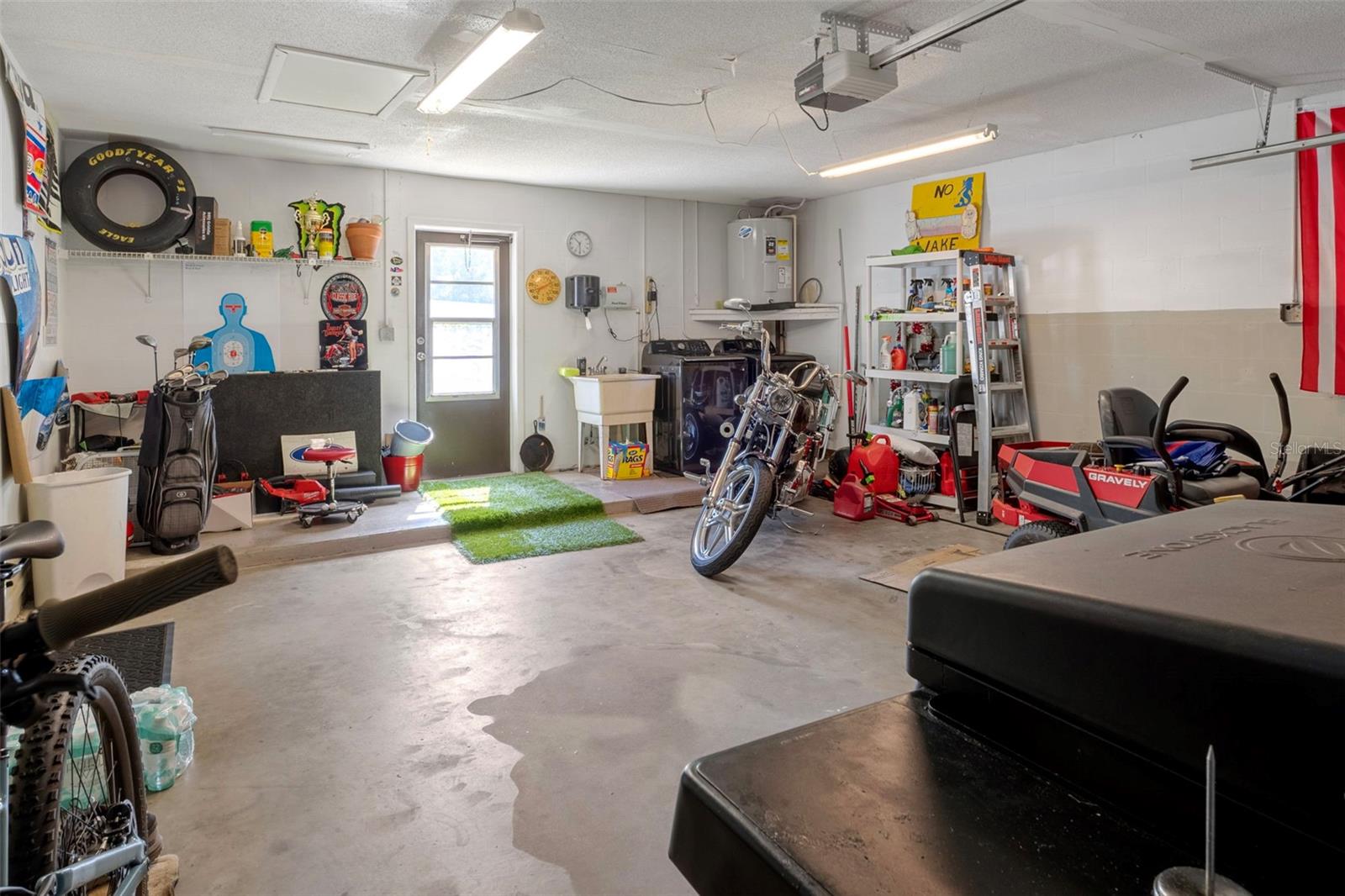 SPRING HILL UNIT 17 - Residential