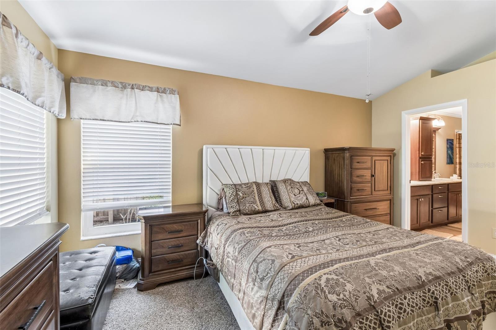 MEADOWGLEN - Residential