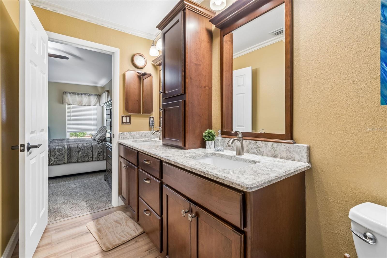 MEADOWGLEN - Residential