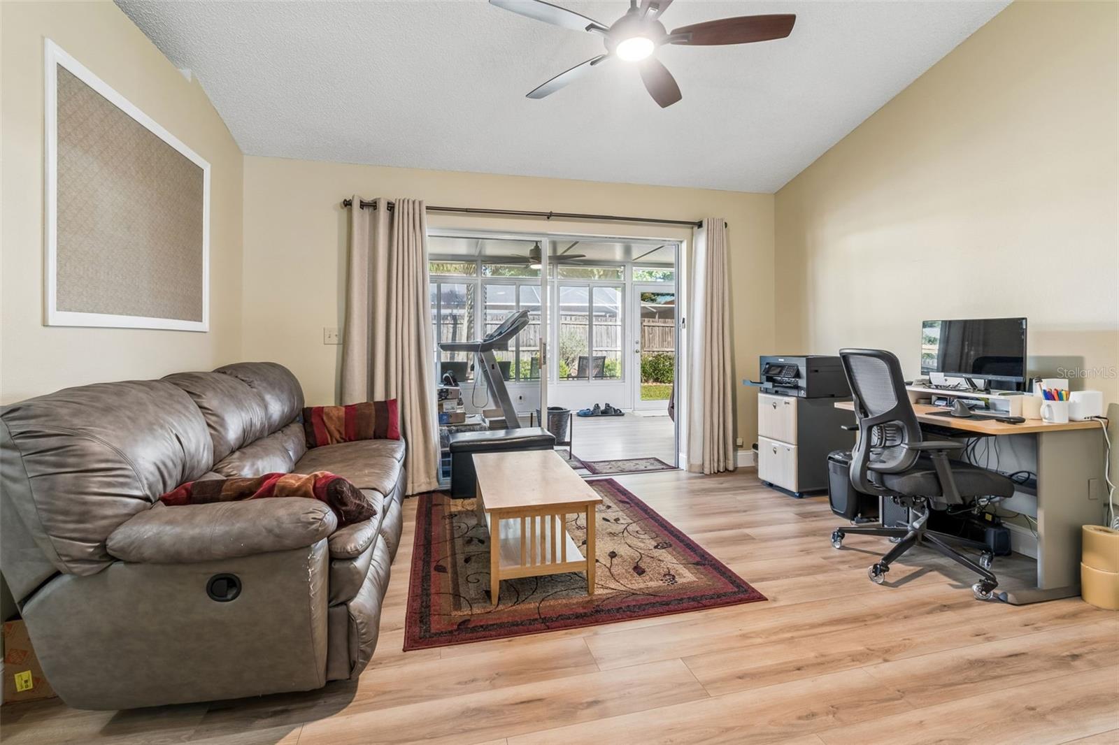 MEADOWGLEN - Residential