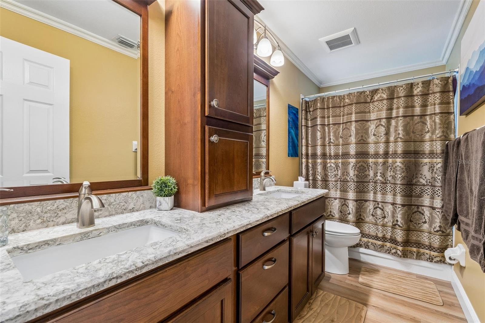 MEADOWGLEN - Residential