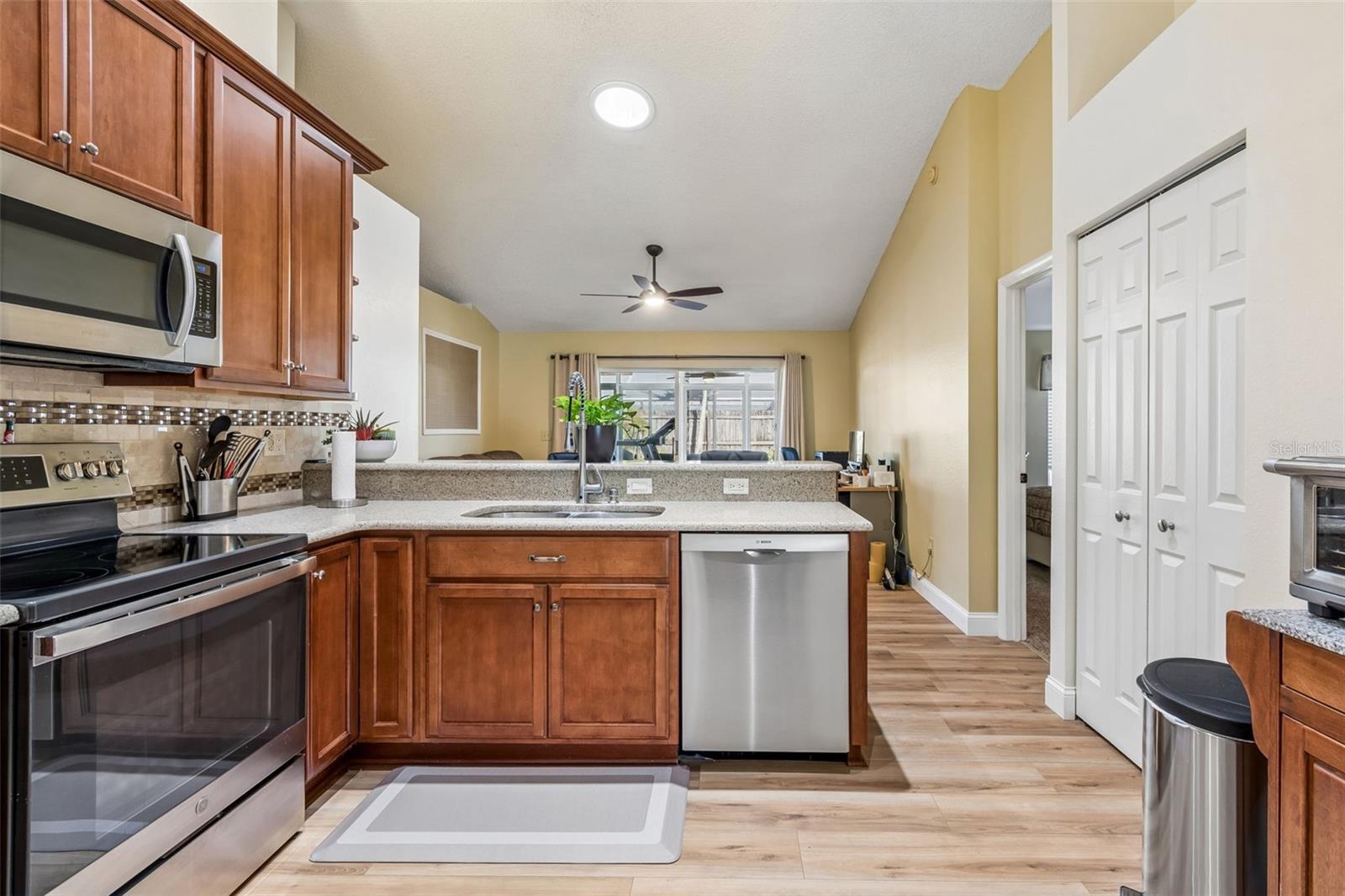 MEADOWGLEN - Residential