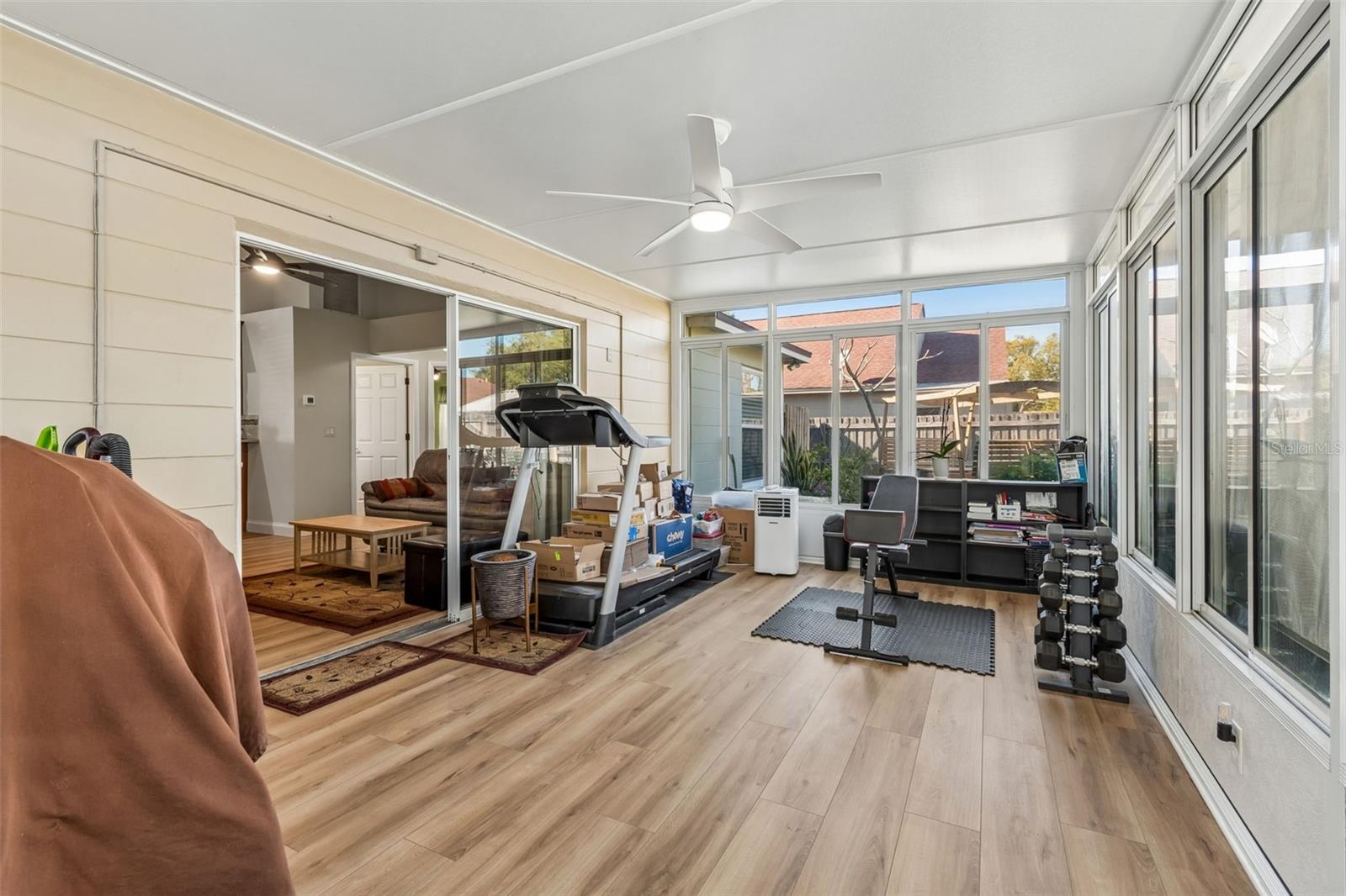 MEADOWGLEN - Residential