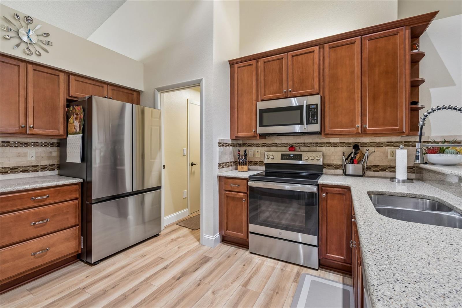 MEADOWGLEN - Residential