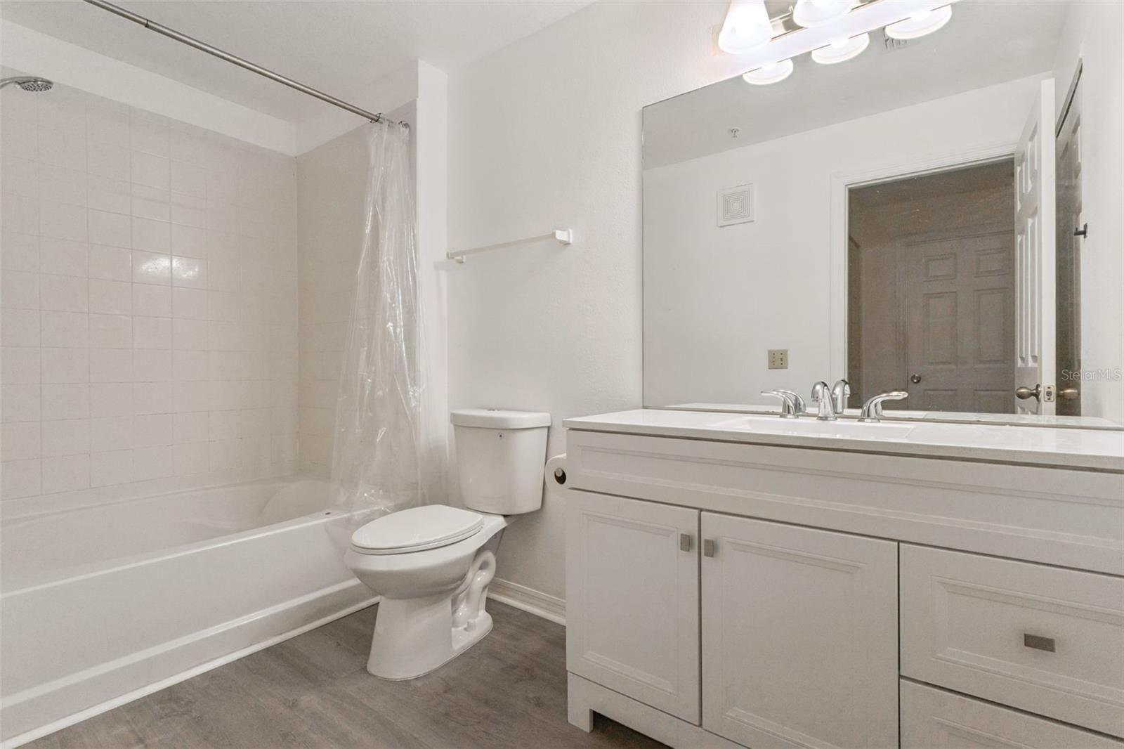 VILLAS AT LAKESIDE A CONDO - Residential